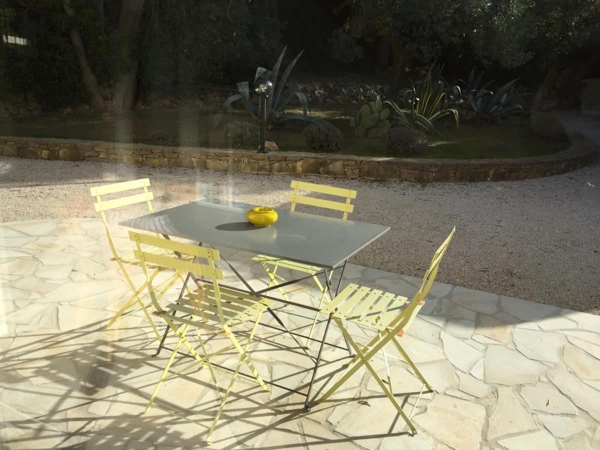 Maison Privee Au Calme Dans Mas Provencal Villa Санари-сюр-Мер Екстериор снимка