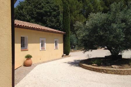Maison Privee Au Calme Dans Mas Provencal Villa Санари-сюр-Мер Екстериор снимка